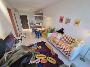 Funky Pop Art Paradise - 3 Pax 2 BR close to JB Town